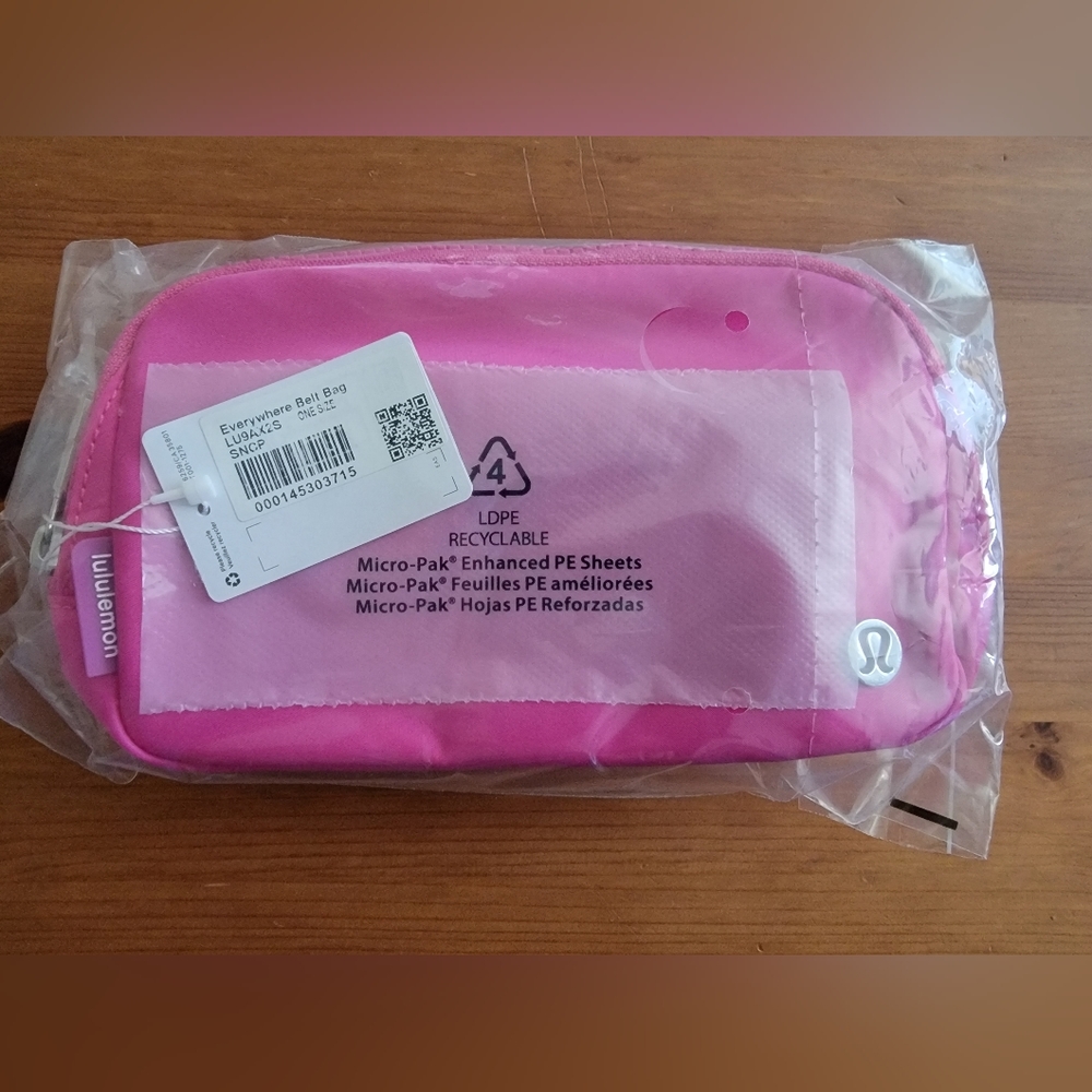 NEW! Lululemon Everywhere Beltbag 1L Sonic Pink! - Picture 7 of 9